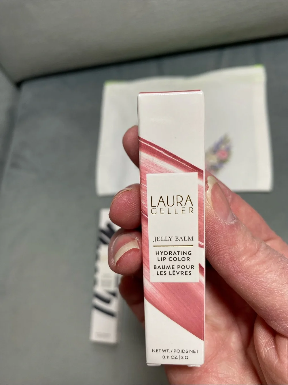 Laura Geller Makeup Set NWT in White Floral Eiffel Cosmetic Zippered Pouch